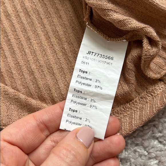 Brown Ribbed Crop Tank ✨ - Picture 3 of 5